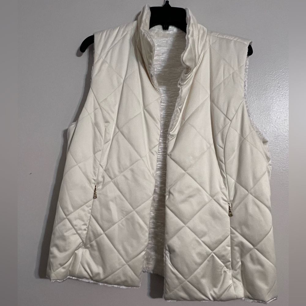 Lauren Ralph Lauren White Quilted Sherpa-Lined Puffer Vest reversible